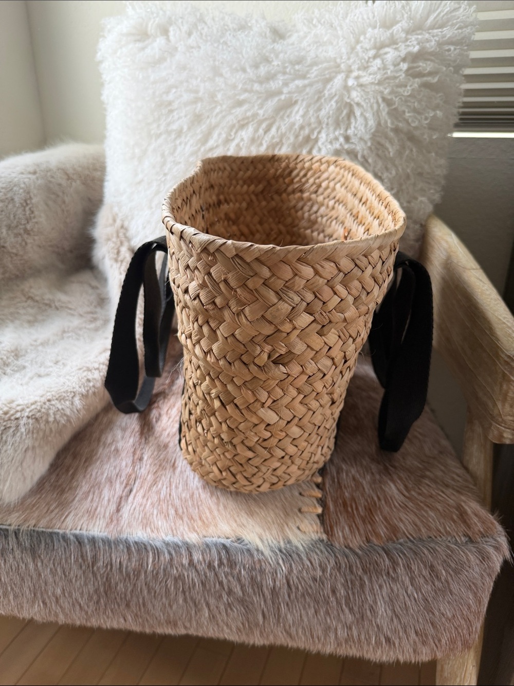 Woven Straw Tote Bag with Black Handles - Picture 5 of 6